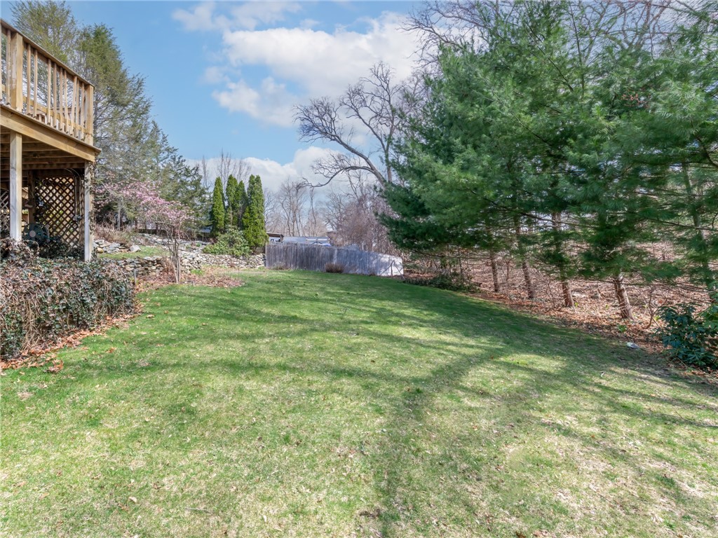 26 Anthony Street Warwick, RI 02886 - Photo 31 of 37 Very private!