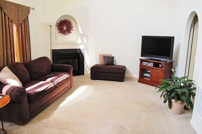 1172 Old Farm Road Lawrence, PA 15055 - Photo 5 of 14 Living Room.