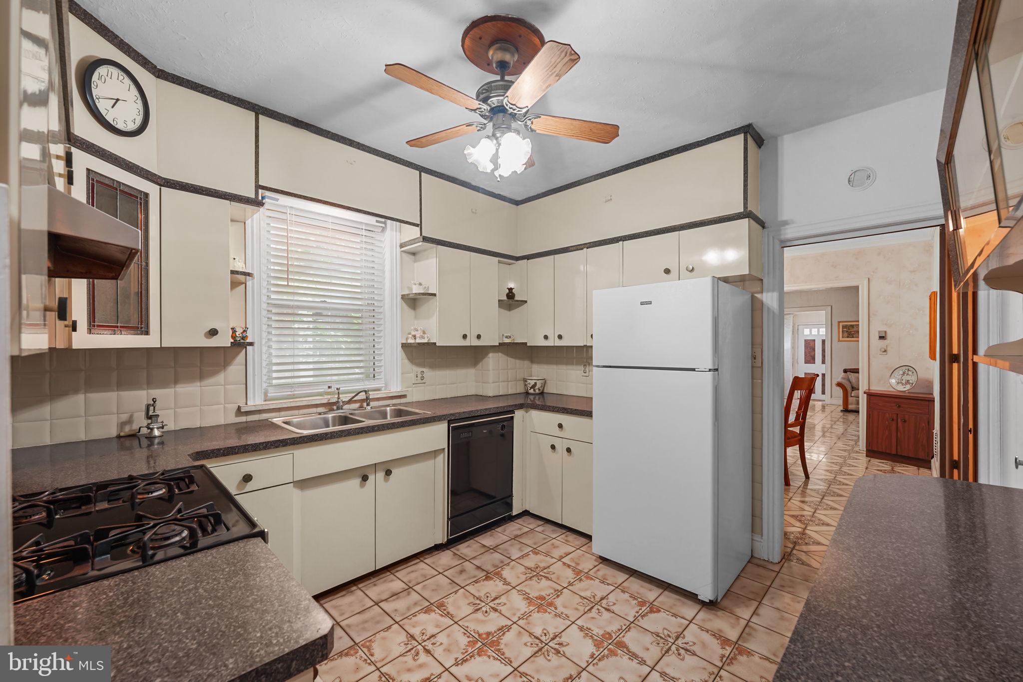 31 East Gravers Lane Philadelphia, PA 19118 - Photo 12 of 35 Kitchen
