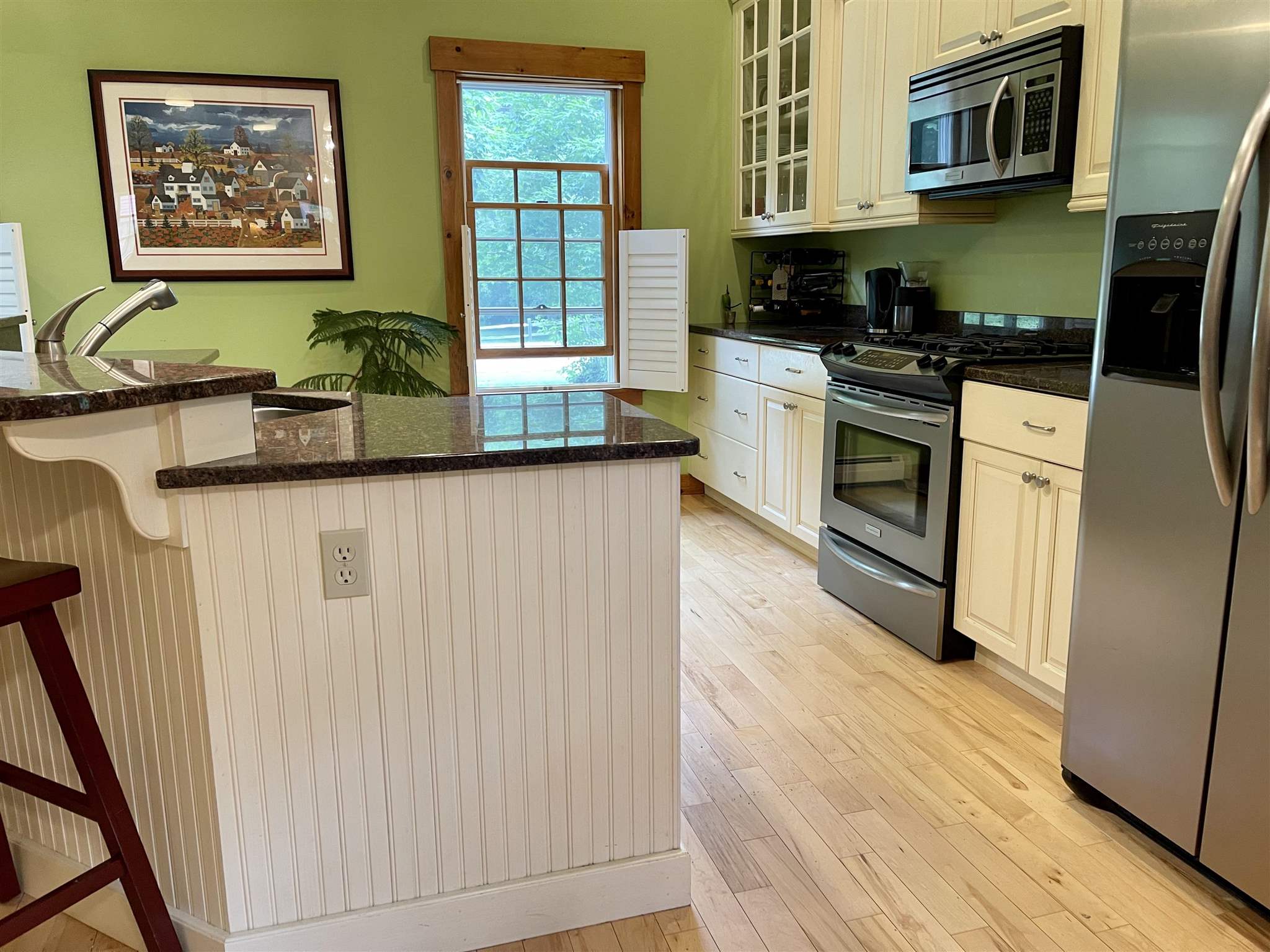 163 Greensboro Road, Unit 1 Hanover, NH 03755 - Photo 3 of 22 Gallery Image 3
