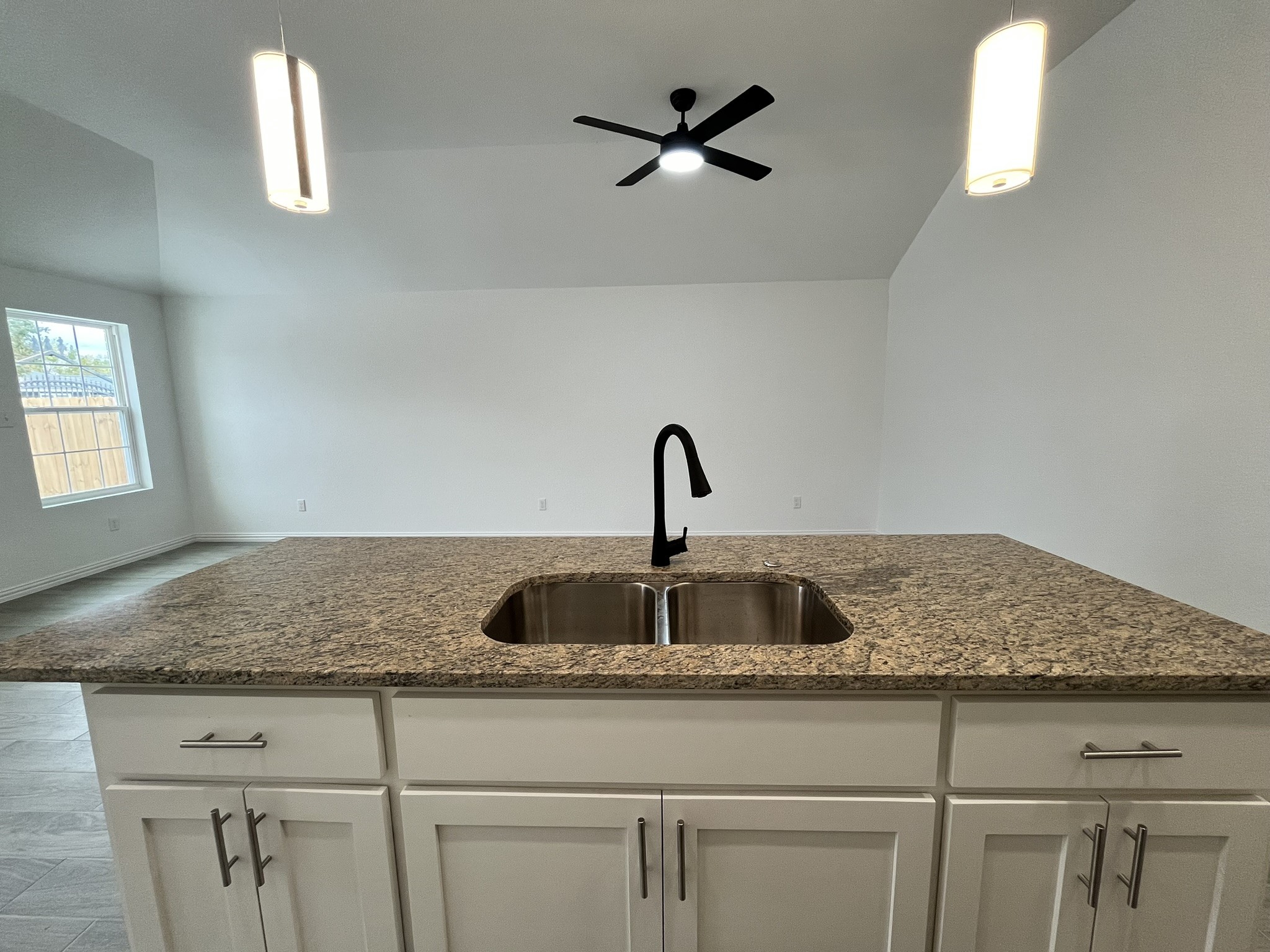 5706 Howell Street, Unit B Houston, TX 77032 - Photo 14 of 27 Gallery Image 14