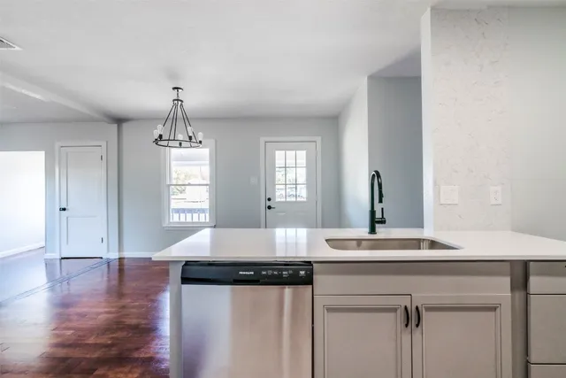 $1,950 | 1819 Pecan Street, Bastrop, TX 78602