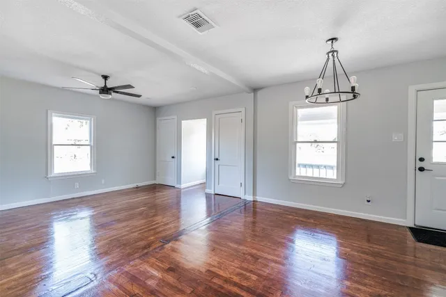 $1,950 | 1819 Pecan Street, Bastrop, TX 78602