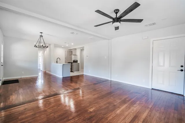 $1,950 | 1819 Pecan Street, Bastrop, TX 78602