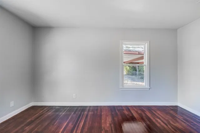 $1,950 | 1819 Pecan Street, Bastrop, TX 78602