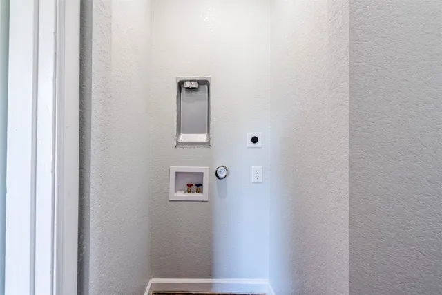 $1,950 | 1819 Pecan Street, Bastrop, TX 78602