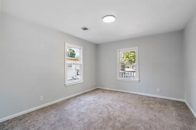 $1,950 | 1819 Pecan Street, Bastrop, TX 78602