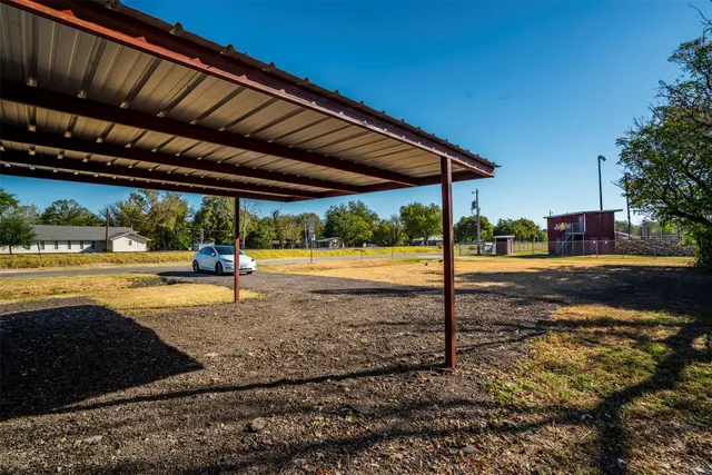 $1,950 | 1819 Pecan Street, Bastrop, TX 78602