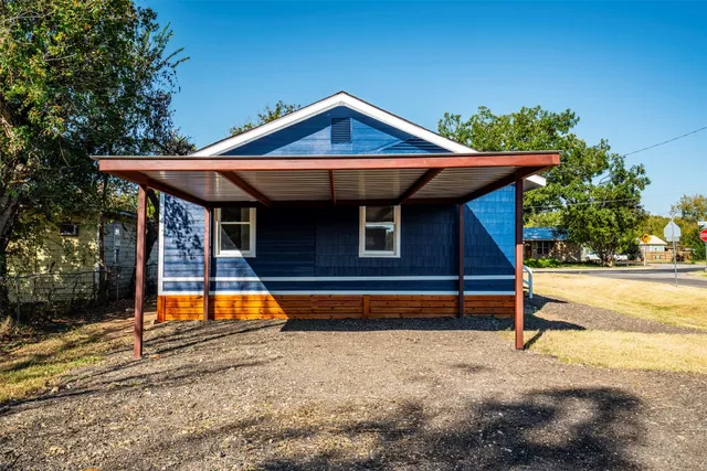 $1,950 | 1819 Pecan Street, Bastrop, TX 78602