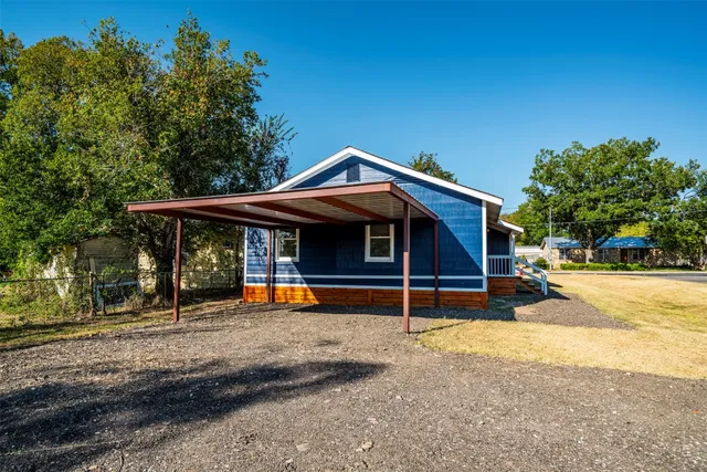 $1,950 | 1819 Pecan Street, Bastrop, TX 78602