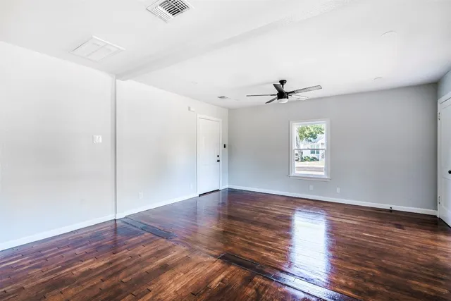 $1,950 | 1819 Pecan Street, Bastrop, TX 78602