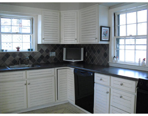 109 Walnut Hill Road Newton, MA 02461 - Photo 5 of 13