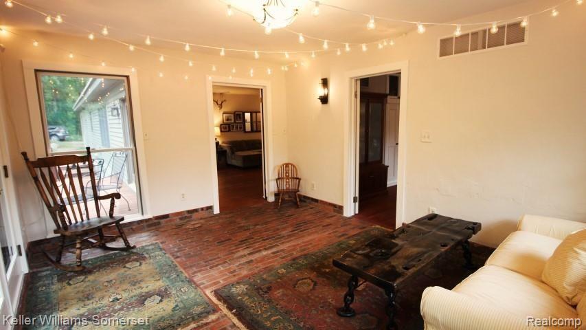 3505 Ray Road Oxford, MI 48370 - Photo 23 of 68 05 Sunroom 1 (Small).jpg