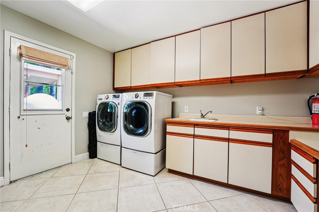 1623 Northhampton Drive Riverside, CA 92506 - Photo 31 of 59