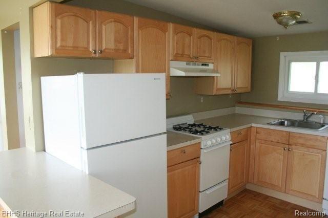 2543 Melvin Road Pinckney, MI 48169 - Photo 11 of 13 Kitchen