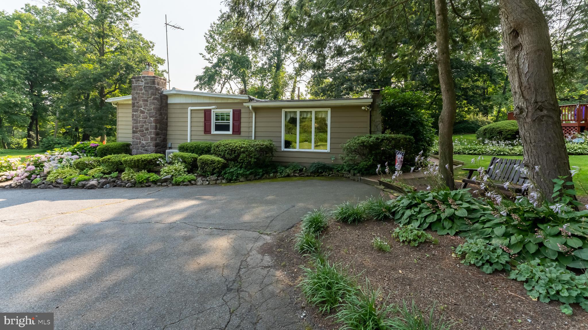 18 Saw Mill Road Pottstown, PA 19465 - Photo 3 of 35 Gallery Image 3