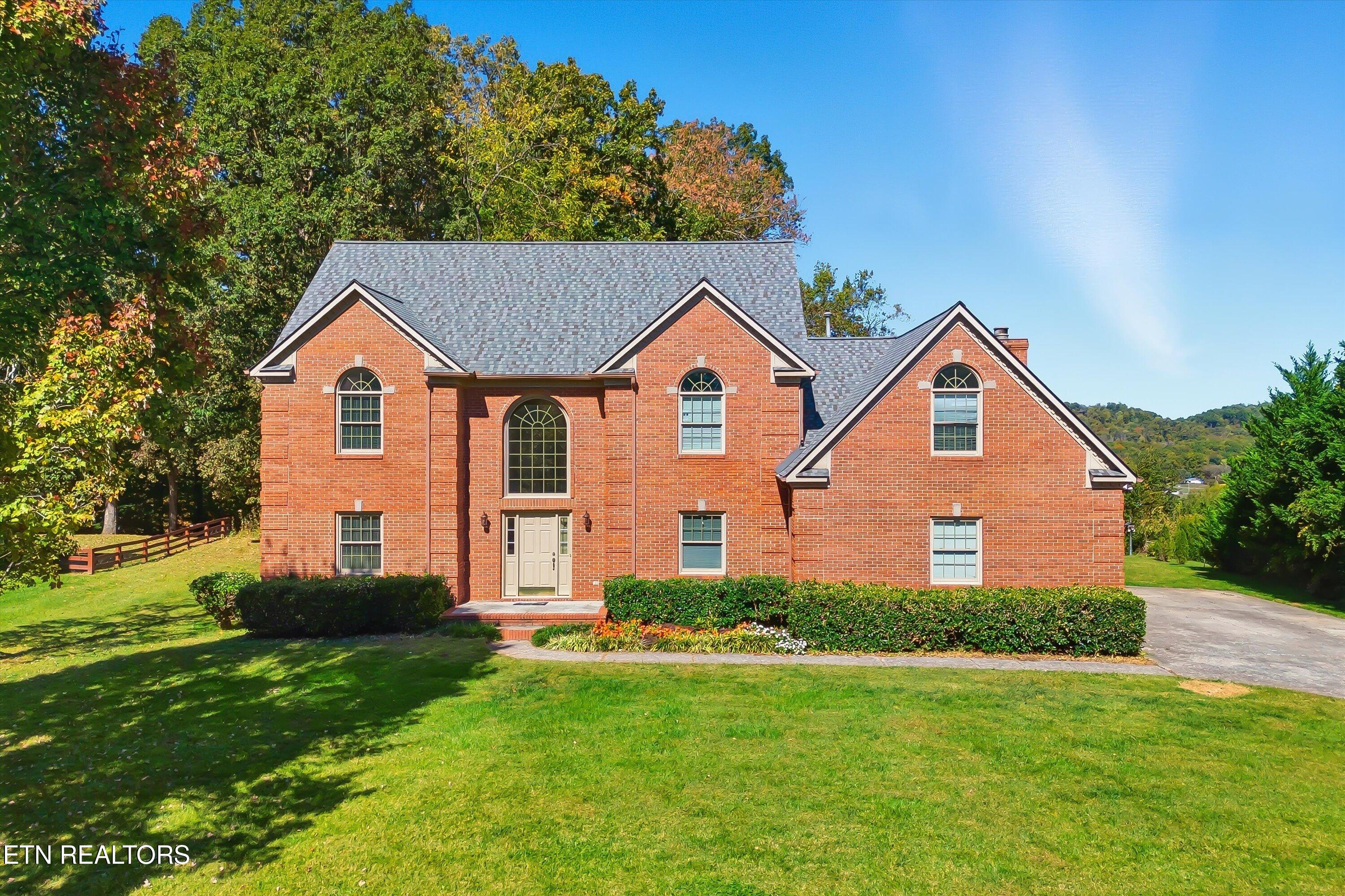 17 Raintree Place Oak Ridge, TN 37830 - Photo 1 of 35 01-17 Raintree Place-1