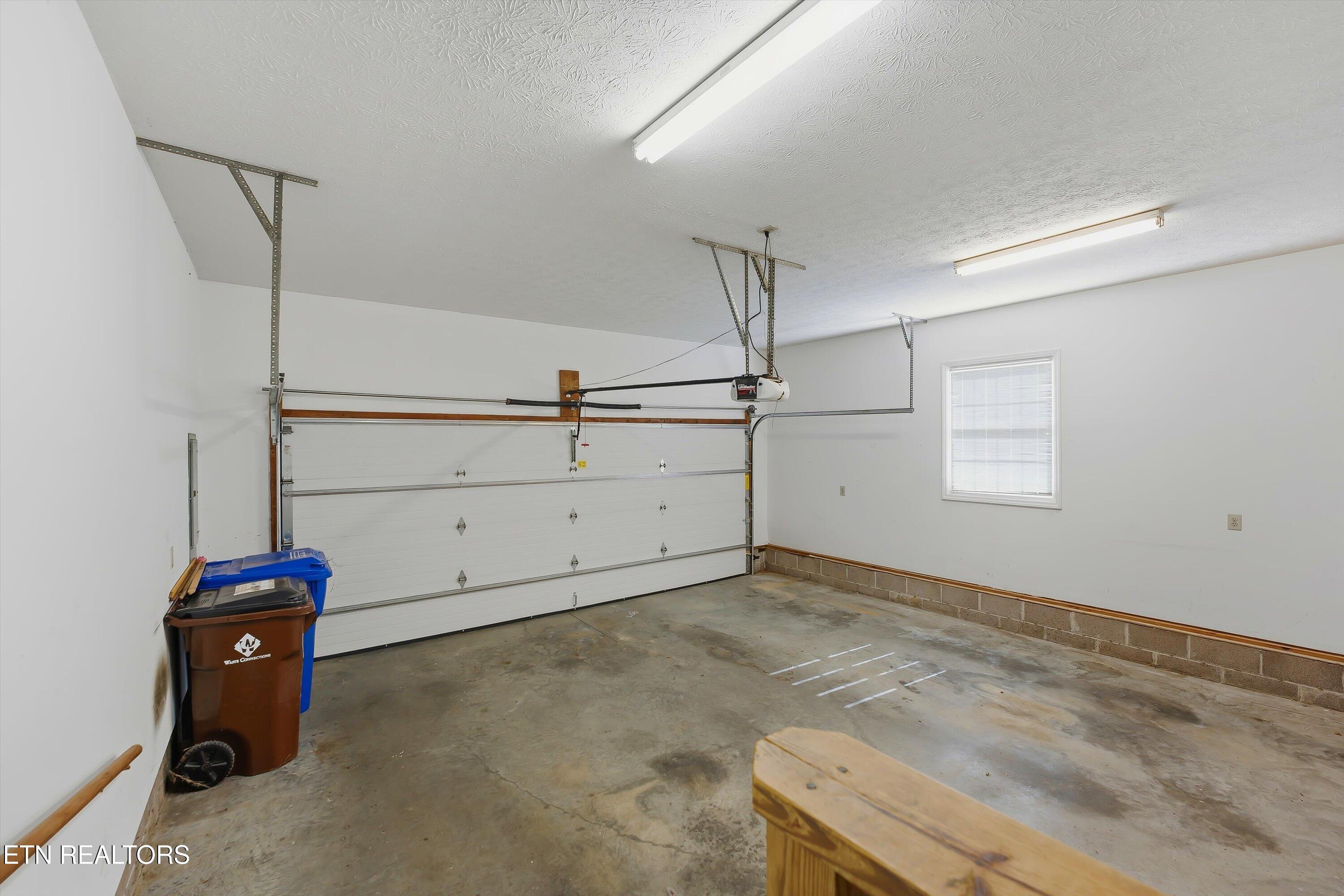 17 Raintree Place Oak Ridge, TN 37830 - Photo 14 of 35 22-17 Raintree Place-22