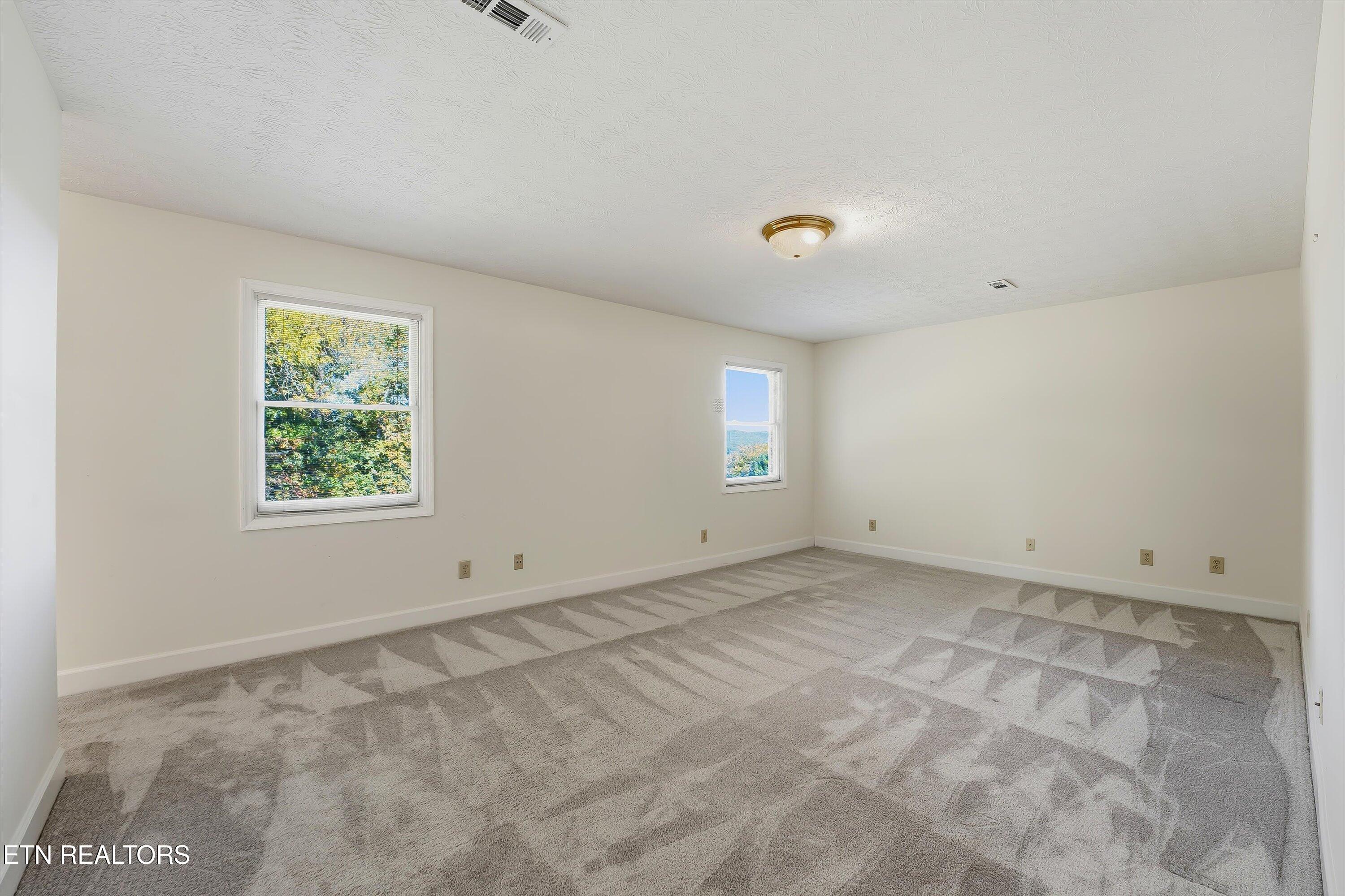 17 Raintree Place Oak Ridge, TN 37830 - Photo 20 of 35 30-17 Raintree Place-30