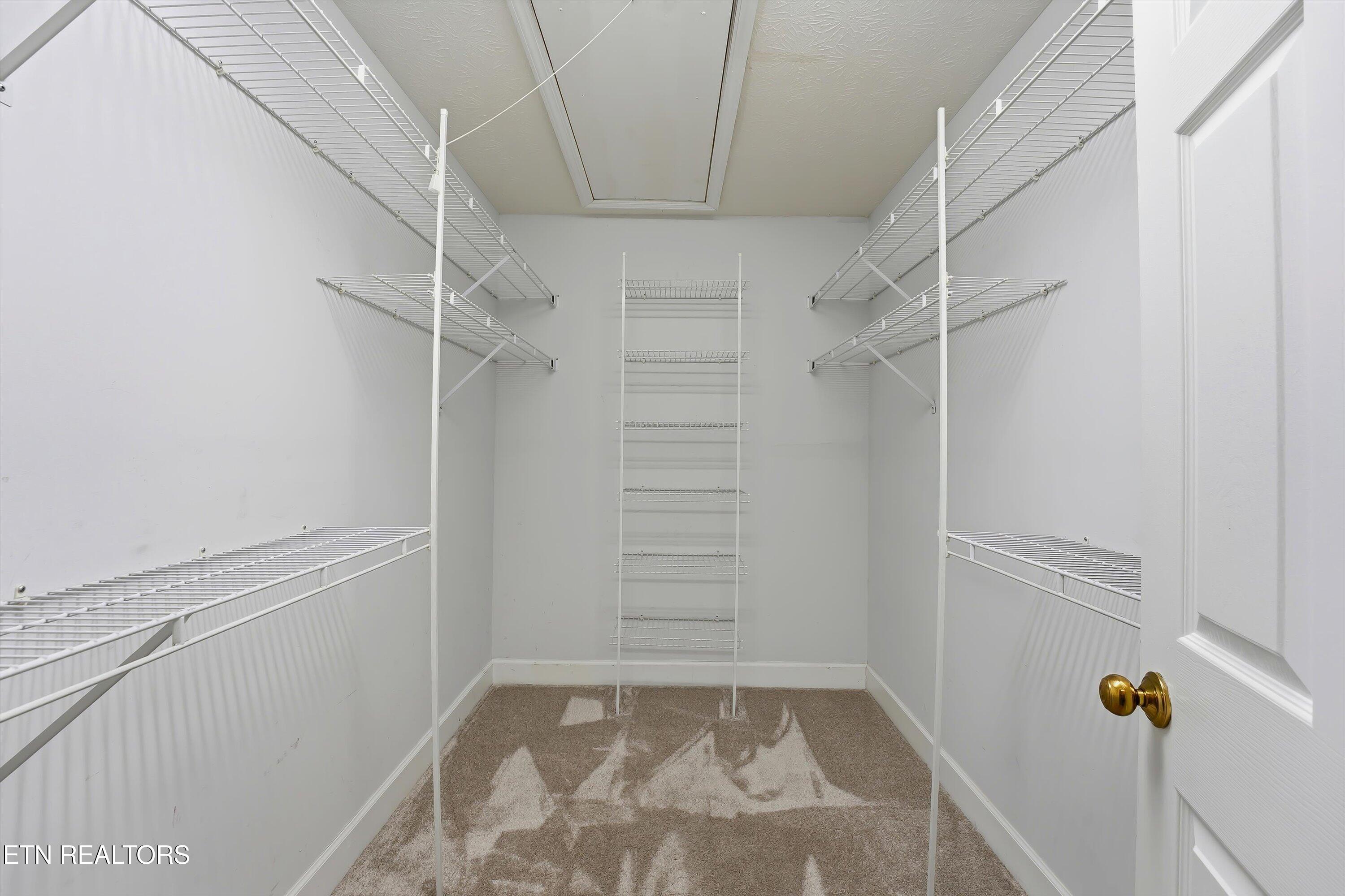 17 Raintree Place Oak Ridge, TN 37830 - Photo 22 of 35 32-17 Raintree Place-32