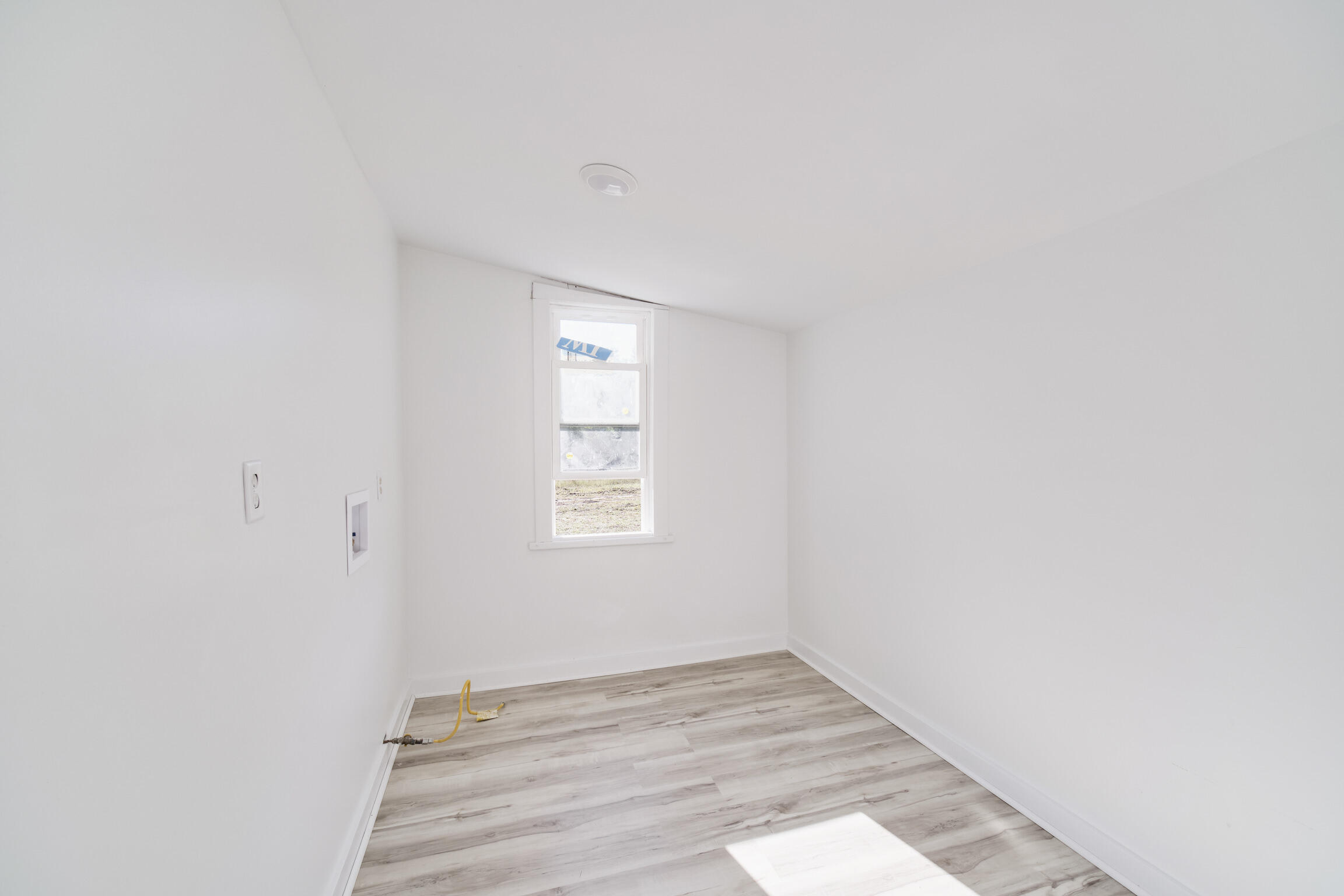 2264 Revolt Road Manistee, MI 49660 - Photo 25 of 41 Laundry Room