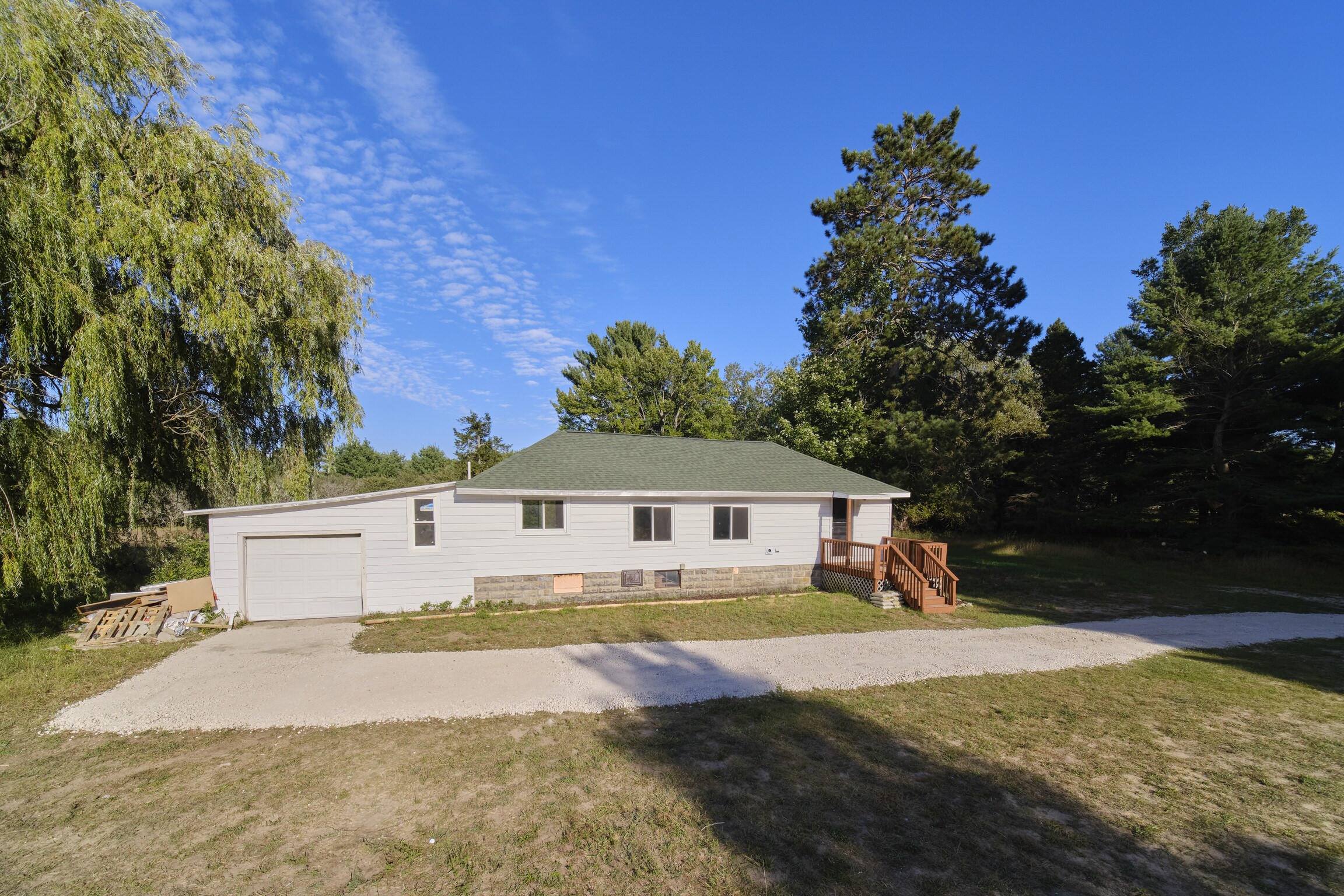 2264 Revolt Road Manistee, MI 49660 - Photo 4 of 41 Front of Home