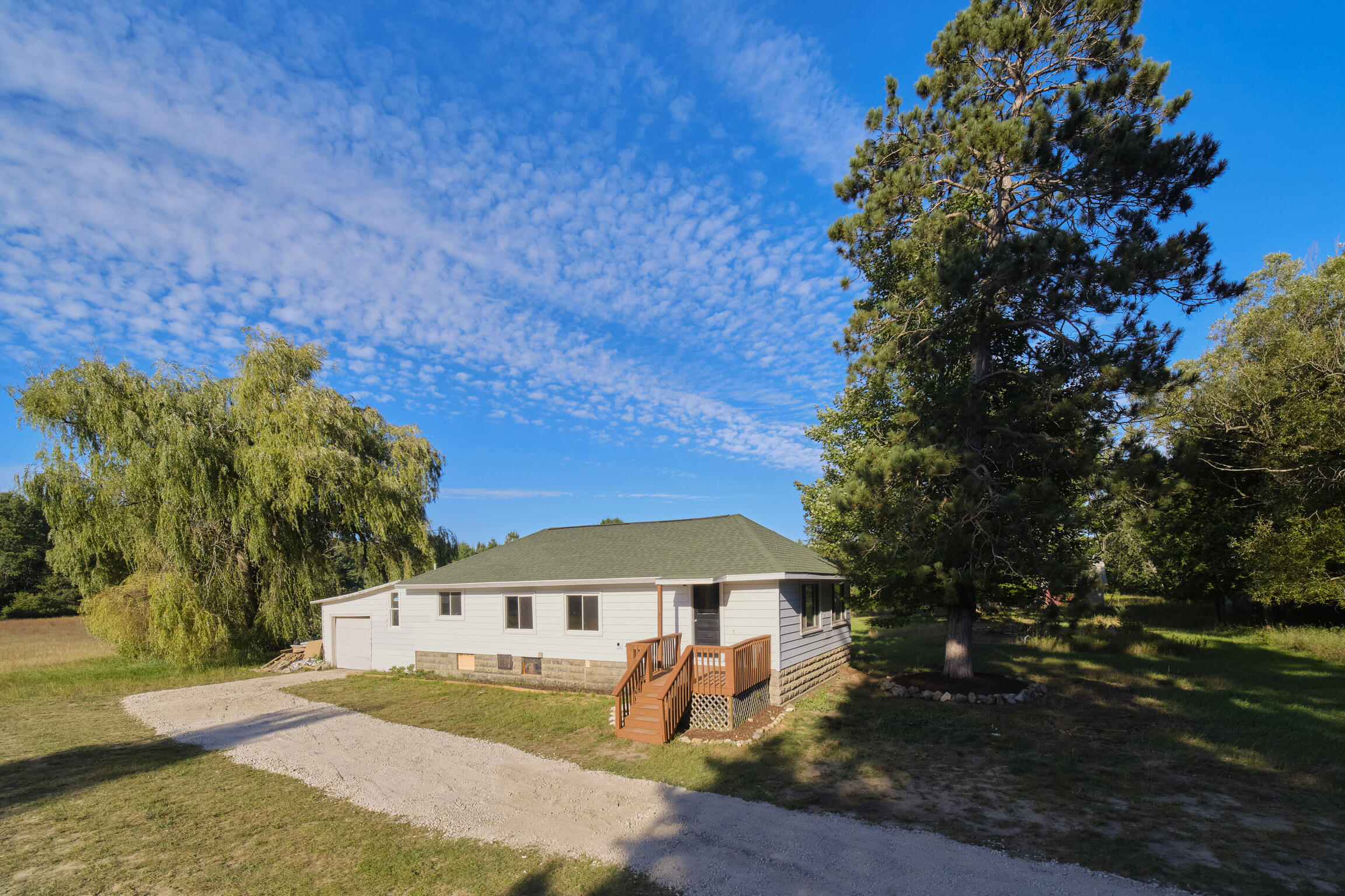 2264 Revolt Road Manistee, MI 49660 - Photo 5 of 41 Front of Home