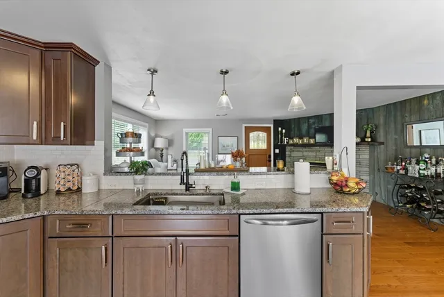 $699,900 | 70 Sroka Lane, Ludlow, MA 01056