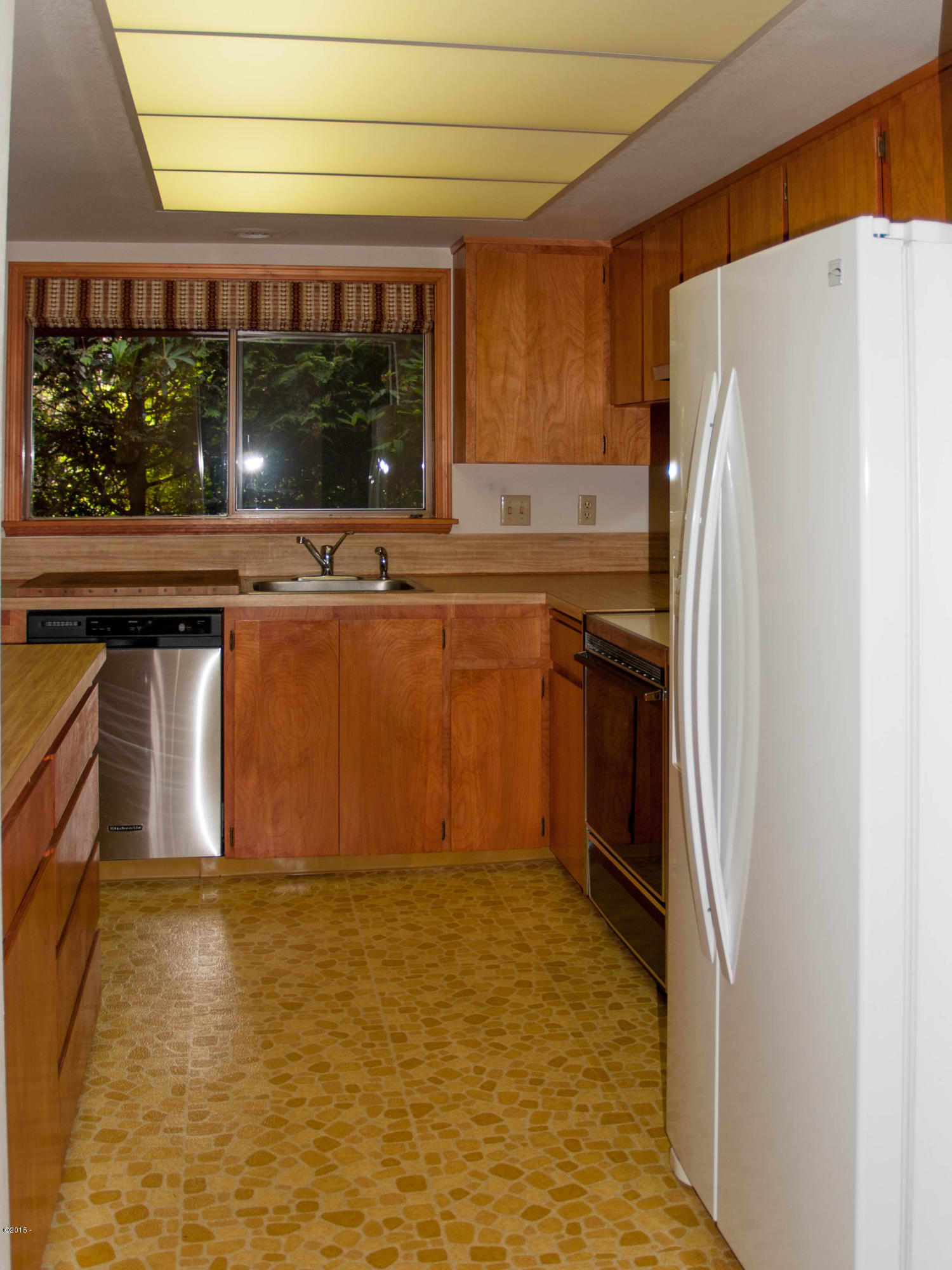 80 Ridge Place Depoe Bay, OR 97341 - Photo 28 of 36 Kitchen