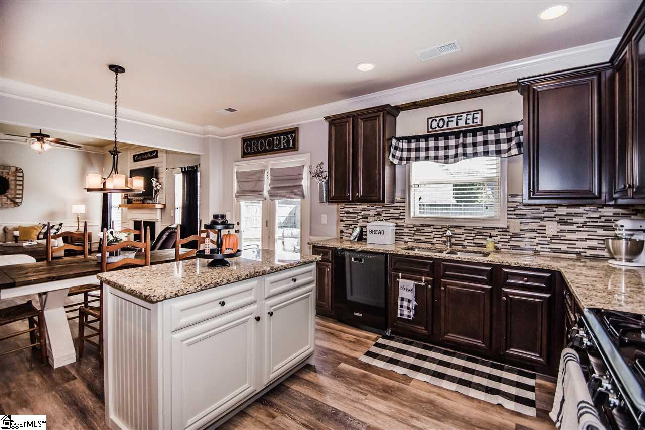 221 Red Orchid Road Simpsonville, SC 29681 - Photo 7 of 35 Gallery Image 7