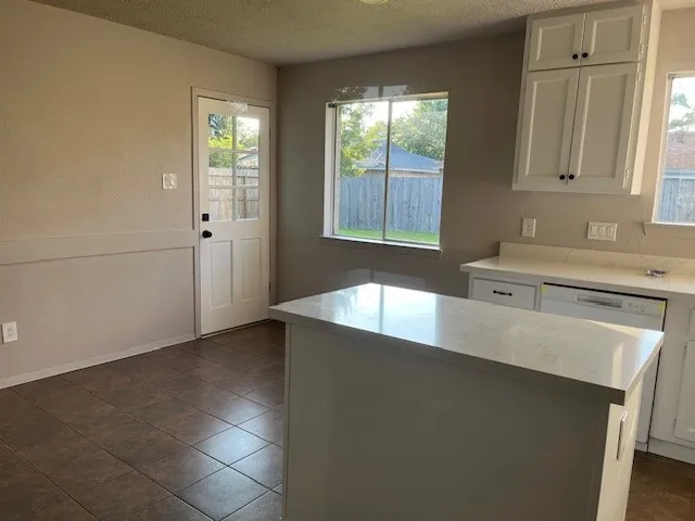 $305,000 | 467 Buoy Road, Webster, TX 77598