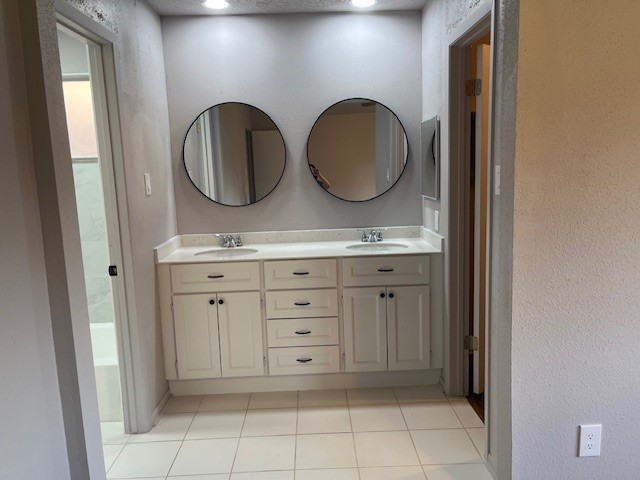 467 Buoy Road Webster, TX 77598 - Photo 8 of 21 Master bedroom vanity with granite counter