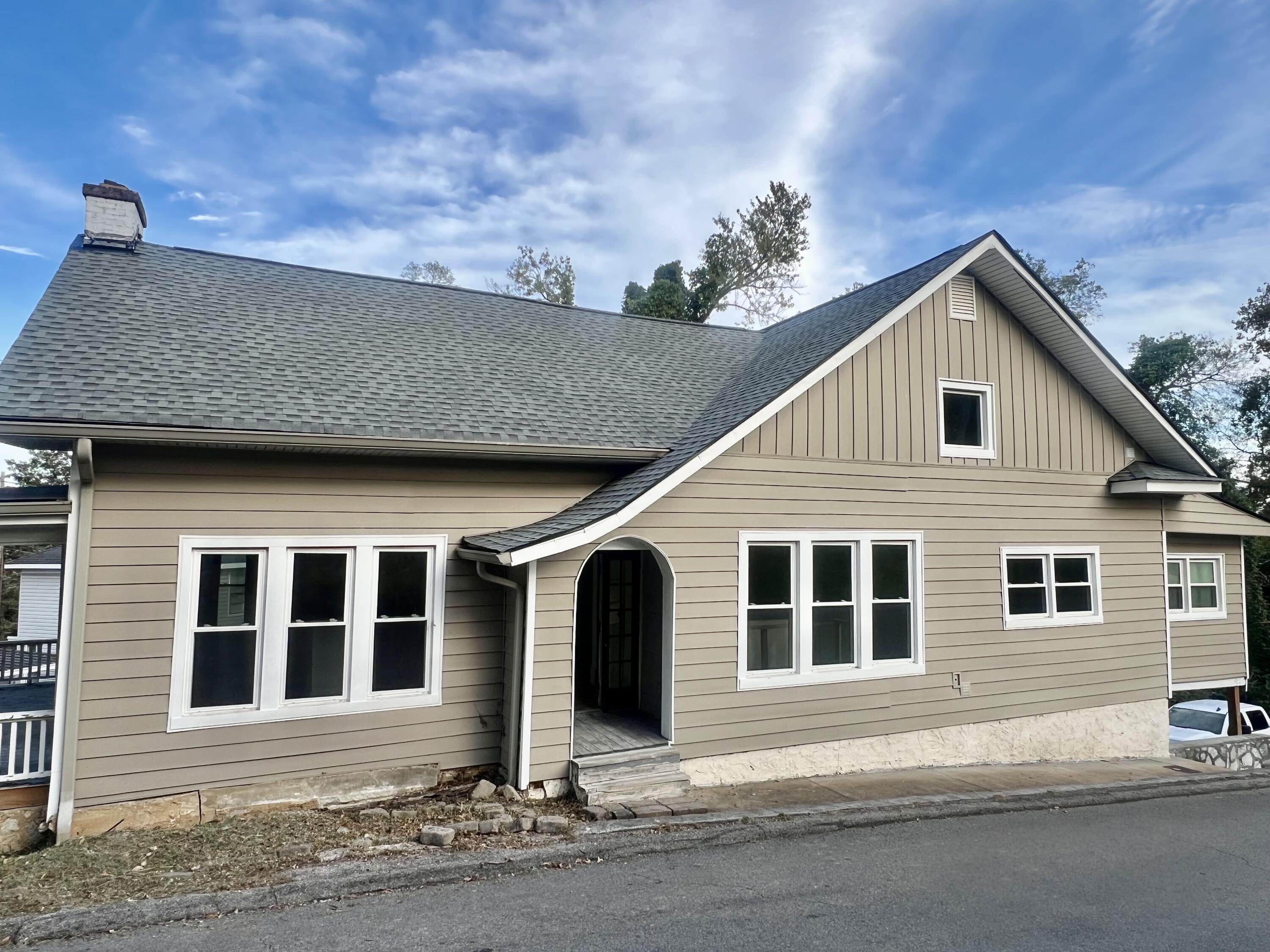 2 South Crest Road Chattanooga, TN 37404 - Photo 3 of 37 IMG_7495