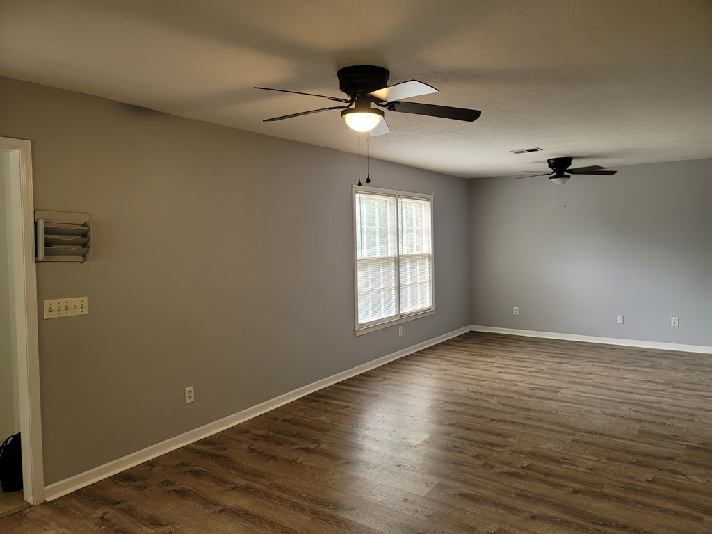 2806 Barbara Avenue Columbus, GA 31907 - Photo 3 of 14 Large family room