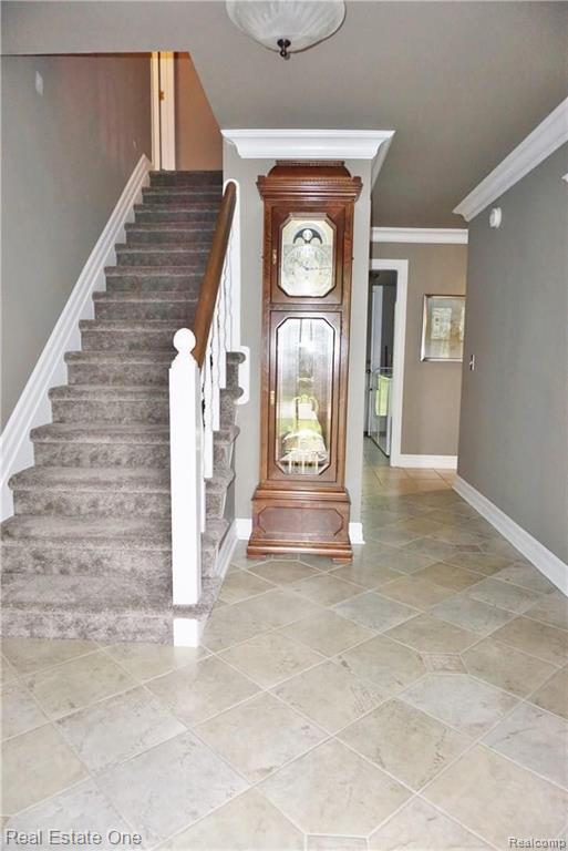 1620 Oakstone Drive Rochester Hills, MI 48309 - Photo 3 of 32