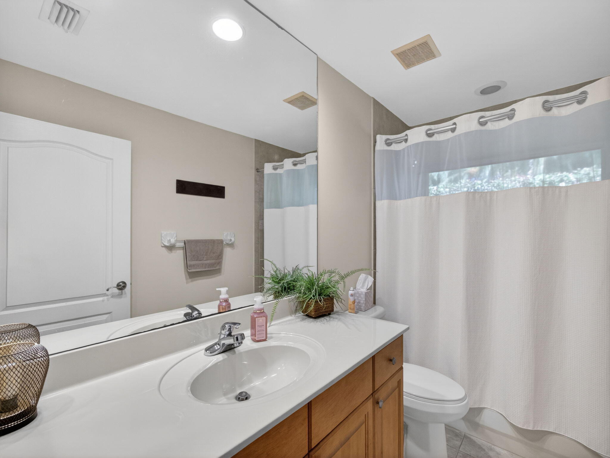 8388 Southwest Masthead Drive Stuart, FL 34997 - Photo 23 of 35 Bathroom 2