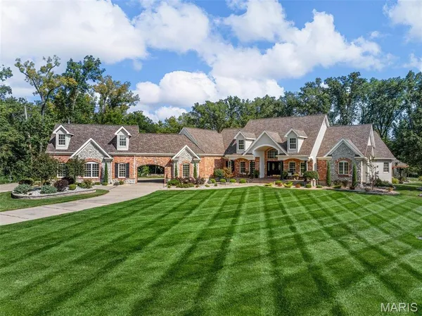 $1,899,000 | 261 Bless US Drive East, Wentzville, MO 63385