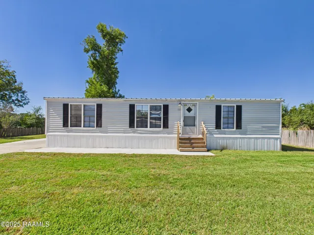 $1,400 | 104 St Jude Street, Scott, LA 70583