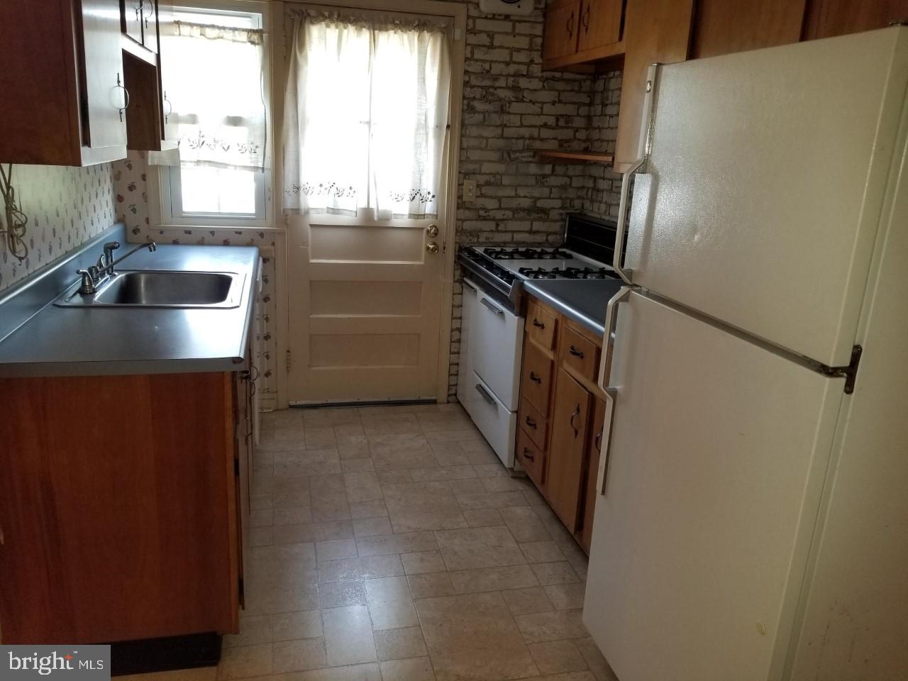 1609 Feldbrook Road Baltimore, MD 21286 - Photo 12 of 34 Galley Kitchen