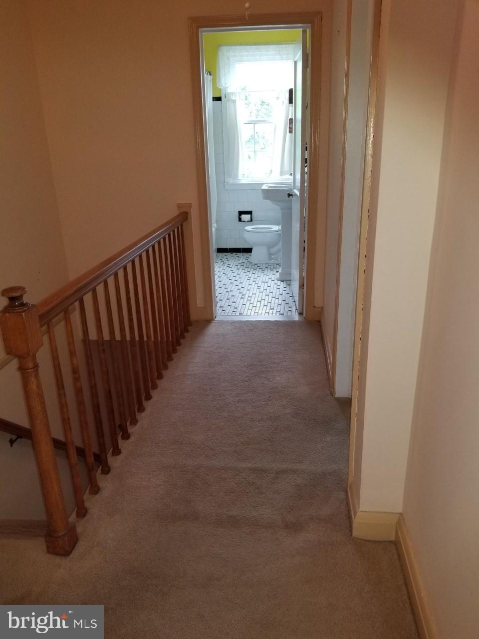 1609 Feldbrook Road Baltimore, MD 21286 - Photo 19 of 34 Hallway