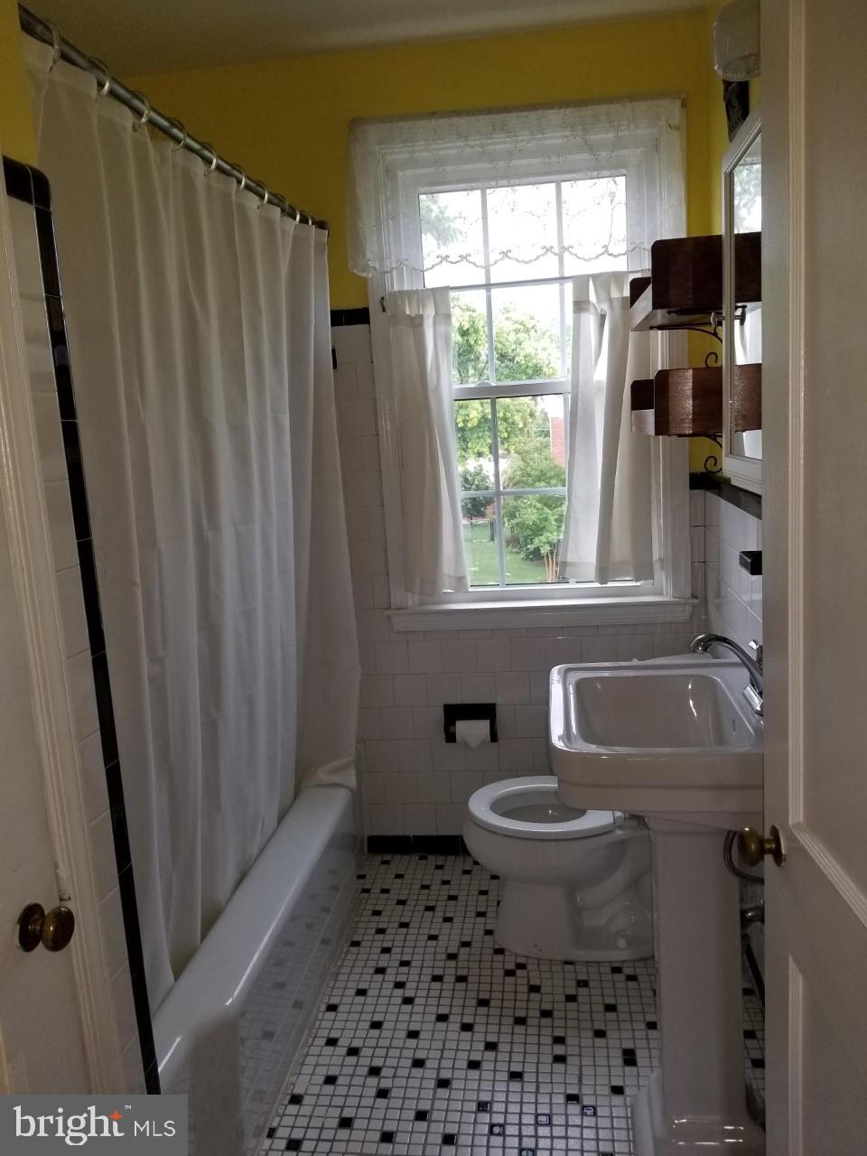1609 Feldbrook Road Baltimore, MD 21286 - Photo 20 of 34 Traditional Black and White Bathroom