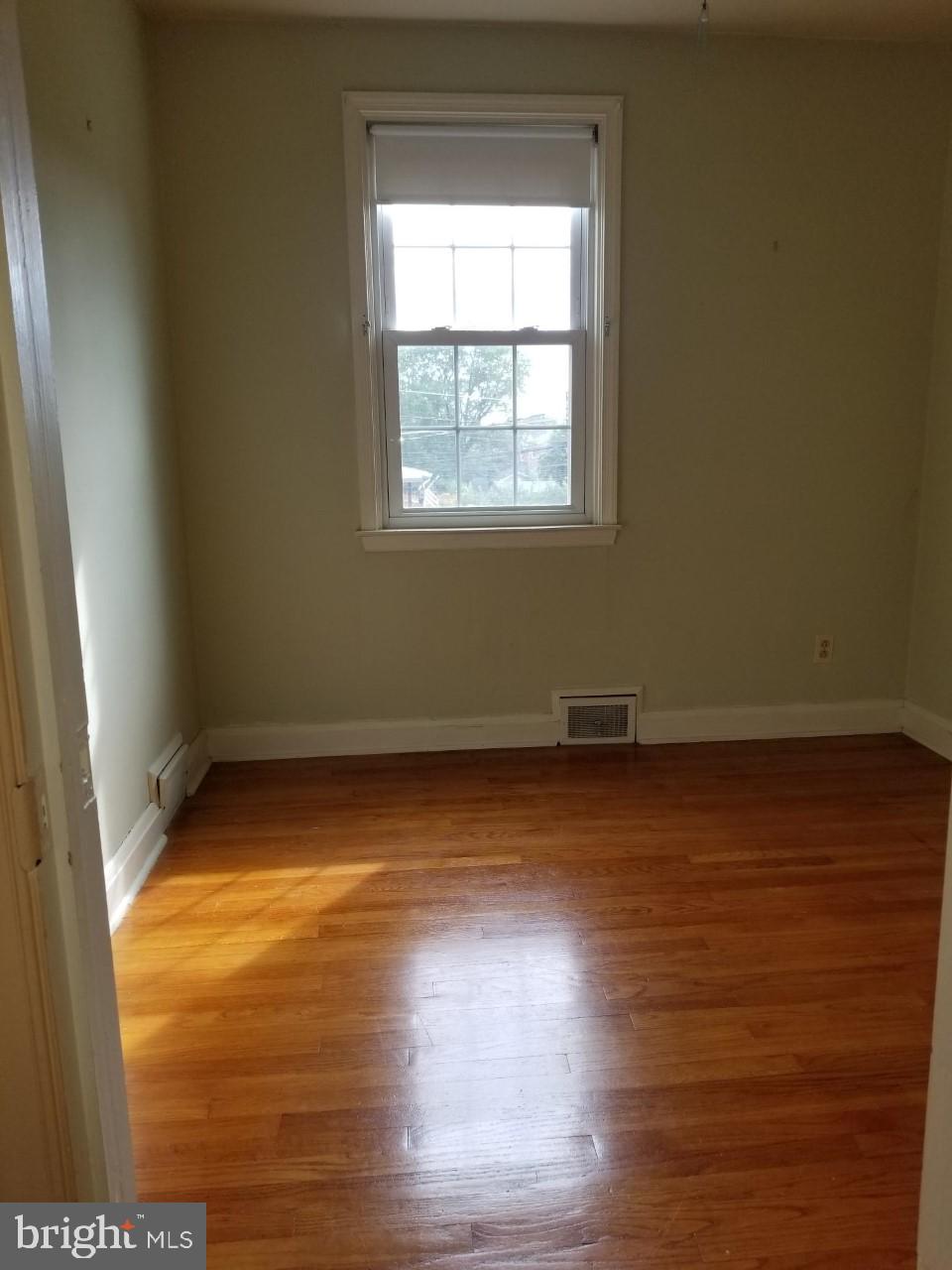 1609 Feldbrook Road Baltimore, MD 21286 - Photo 28 of 34 Third bedroom with hardwood or could be an office.
