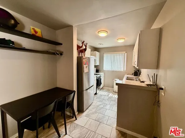 $275,000 | 7141 Coldwater Canyon Avenue, Unit 5, North Hollywood, CA 91605