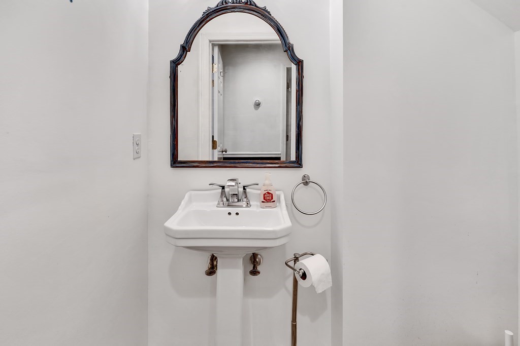 52 Clarissa Road Chelmsford, MA 01824 - Photo 22 of 42 Gallery Image 22
