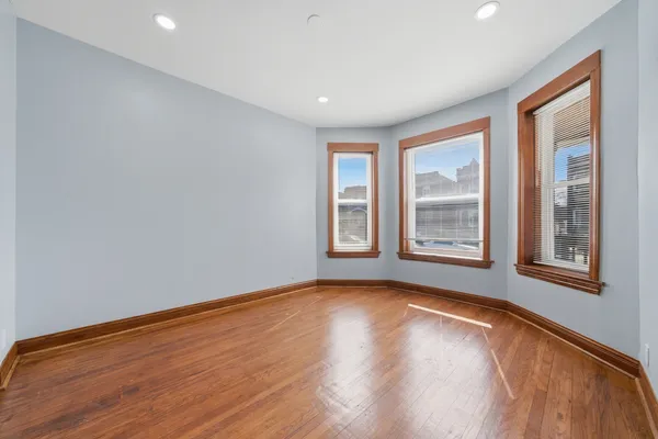 $1,700 | 4044 West Potomac Avenue, Unit 1, Chicago, IL 60651