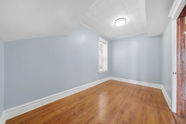 $1,700 | 4044 West Potomac Avenue, Unit 1, Chicago, IL 60651