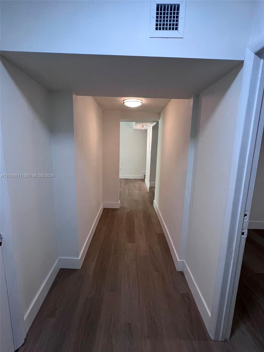 5845 Southwest 88th Street Miami, FL 33156 - Photo 5 of 28 Gallery Image 5