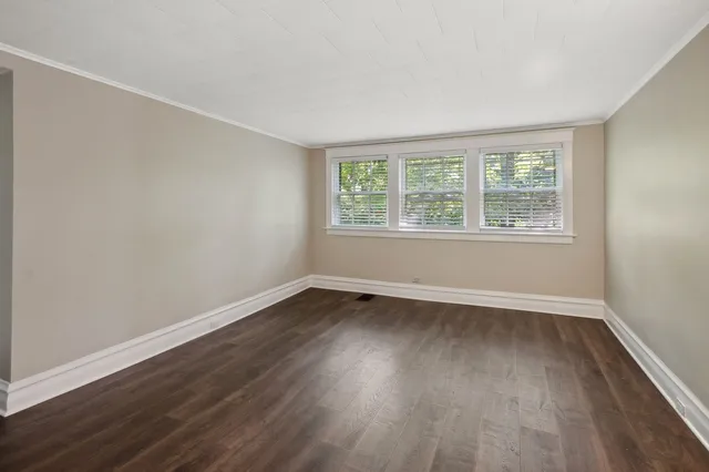 $5,950 | 2078 Linden Avenue, Highland Park, IL 60035