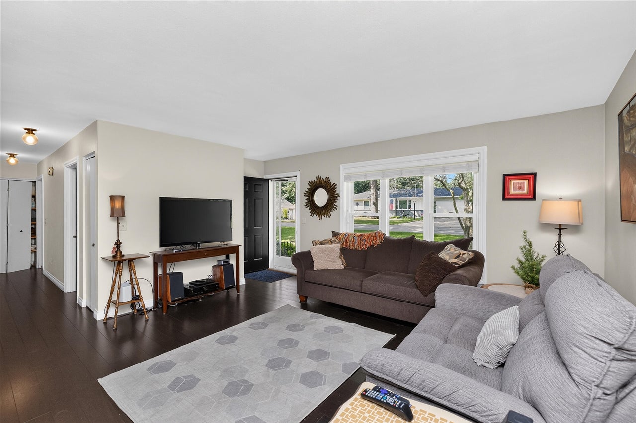 61255 Cass Road Cassopolis, MI 49031 - Photo 10 of 19 Gallery Image 10