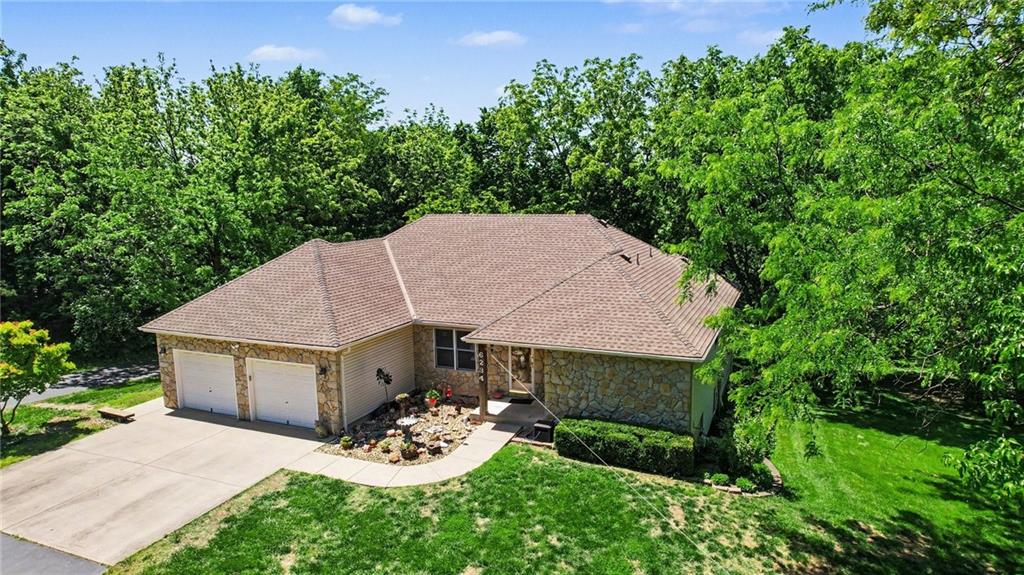 6234 Ogg Road Shawnee, KS 66218 - Photo 2 of 6